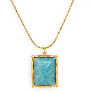 Winnie Pendant Necklace in Gold