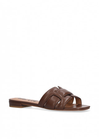 Holly Flat, Marron