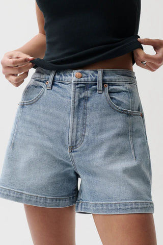Aoki Shorts, Terrace