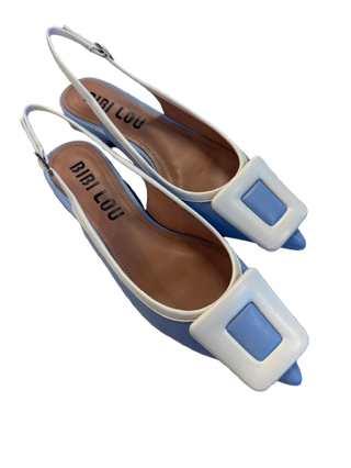 Bonnie Flat, Blue & White