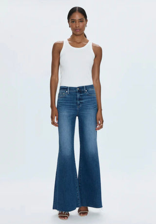 Izzy Jeans, Tristesse